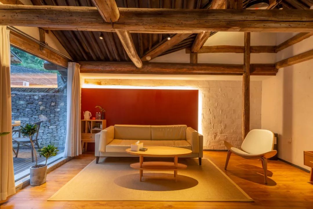 四百年的老宅爆改成民宿玻璃茶室童话树屋把岁月酿成的酒说与你听