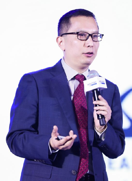 开篇视频结束后,豪洛捷副总裁兼中国区总经理许立先生登台发言.