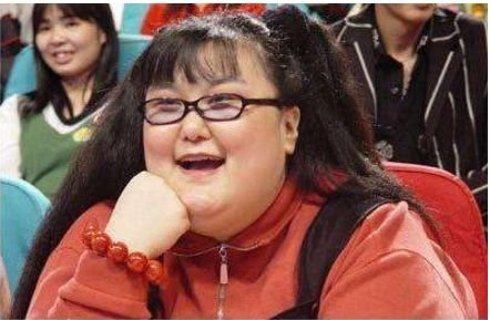 最胖女演员,被周星驰捧红后疯狂减肥,如今和老公恩爱20年_谢晶晶