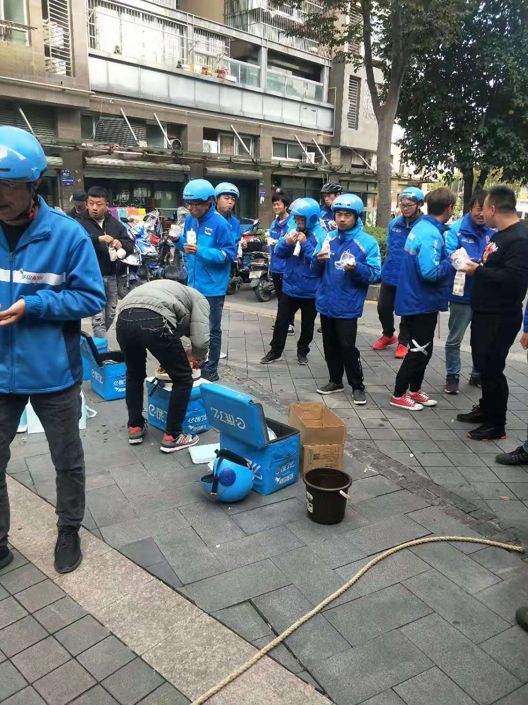 餓了麼騎手月薪曝光,網友痛哭:頂我三個月工資_配送