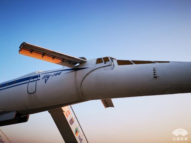 前苏联的荣光!超音速客机图144真机参观,登机车就有一层楼高