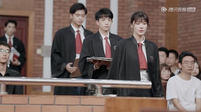 《令人心动的offer》——谁家的律师这么好看!_李浩源