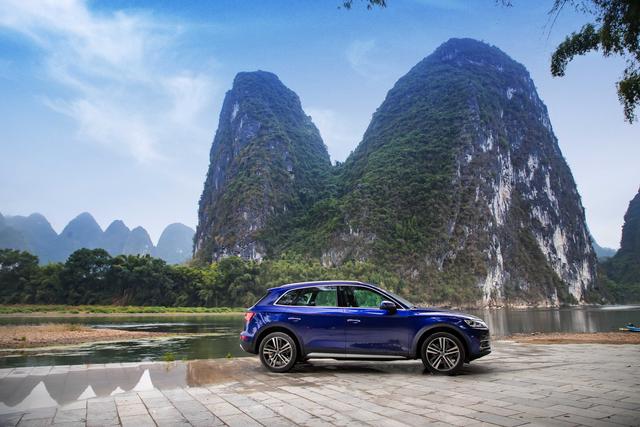 奥迪和山水的相遇是一种独特的人车自然结合的美景