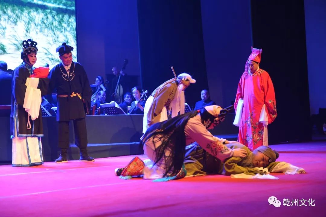 大型弦板腔音乐历史情景剧武则天在乾县剧院上演