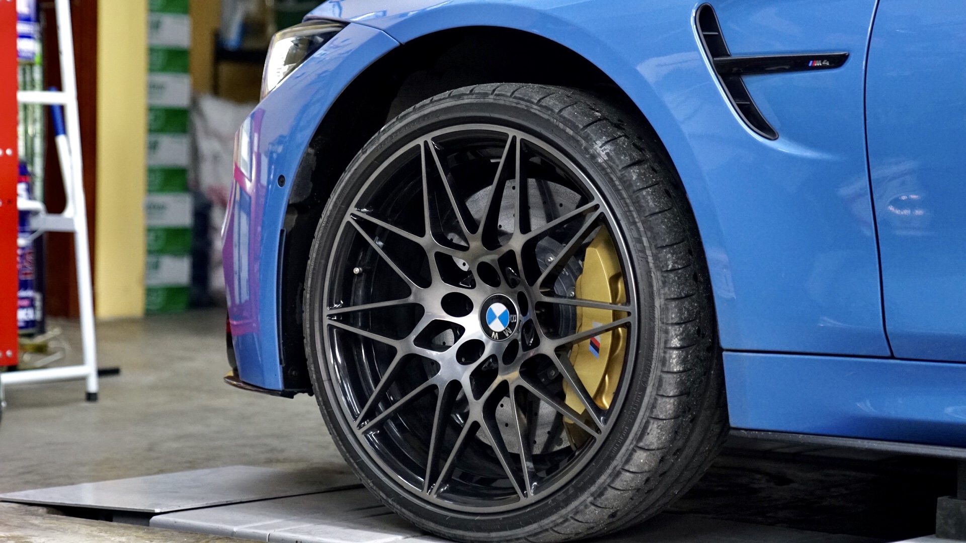 宝马m4更换米其林ps4s轮胎实时胎压监测rdc