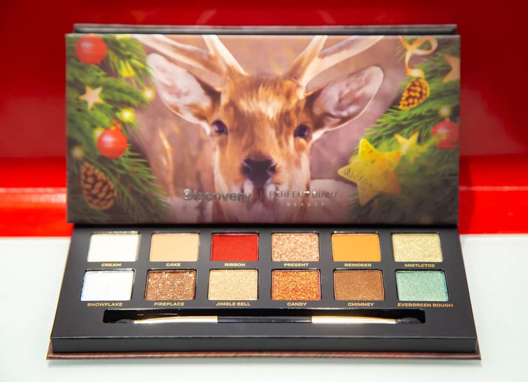 杭州首家"完美日记"开业啦!你的圣诞小鹿盘快要卖断货了