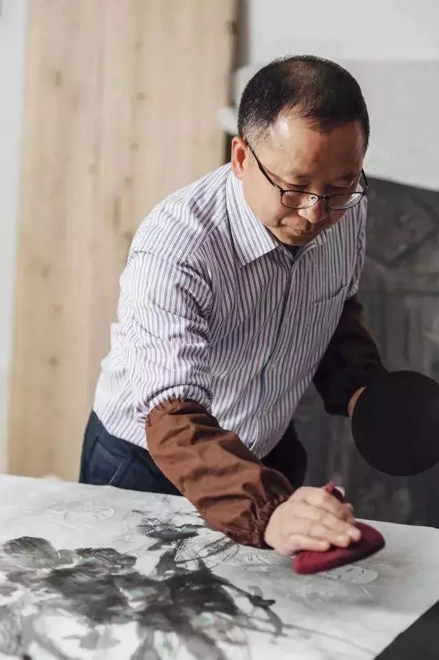 【关注】"胡美人"与他笔下的绵竹新年画_胡光