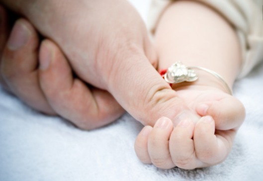 宝宝聪不聪明看手就知道,高智商的表现都在手上,看你家娃有吗?_孩子