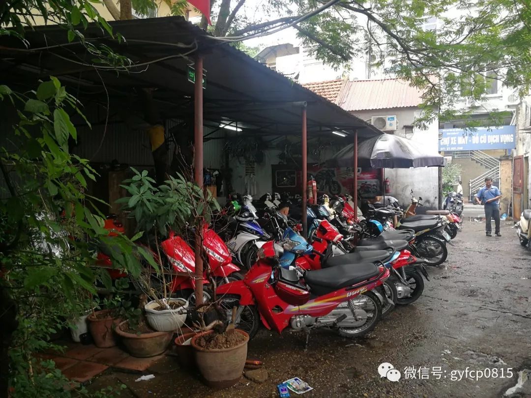 買車的時候,不知道怎麼壓住了手機一下,手機進入了聾啞人模式無法打開