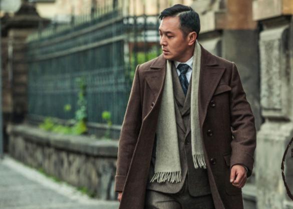 原创51岁梁山伯赵擎养前妻6子至今未婚49岁复出拍戏成功逆袭