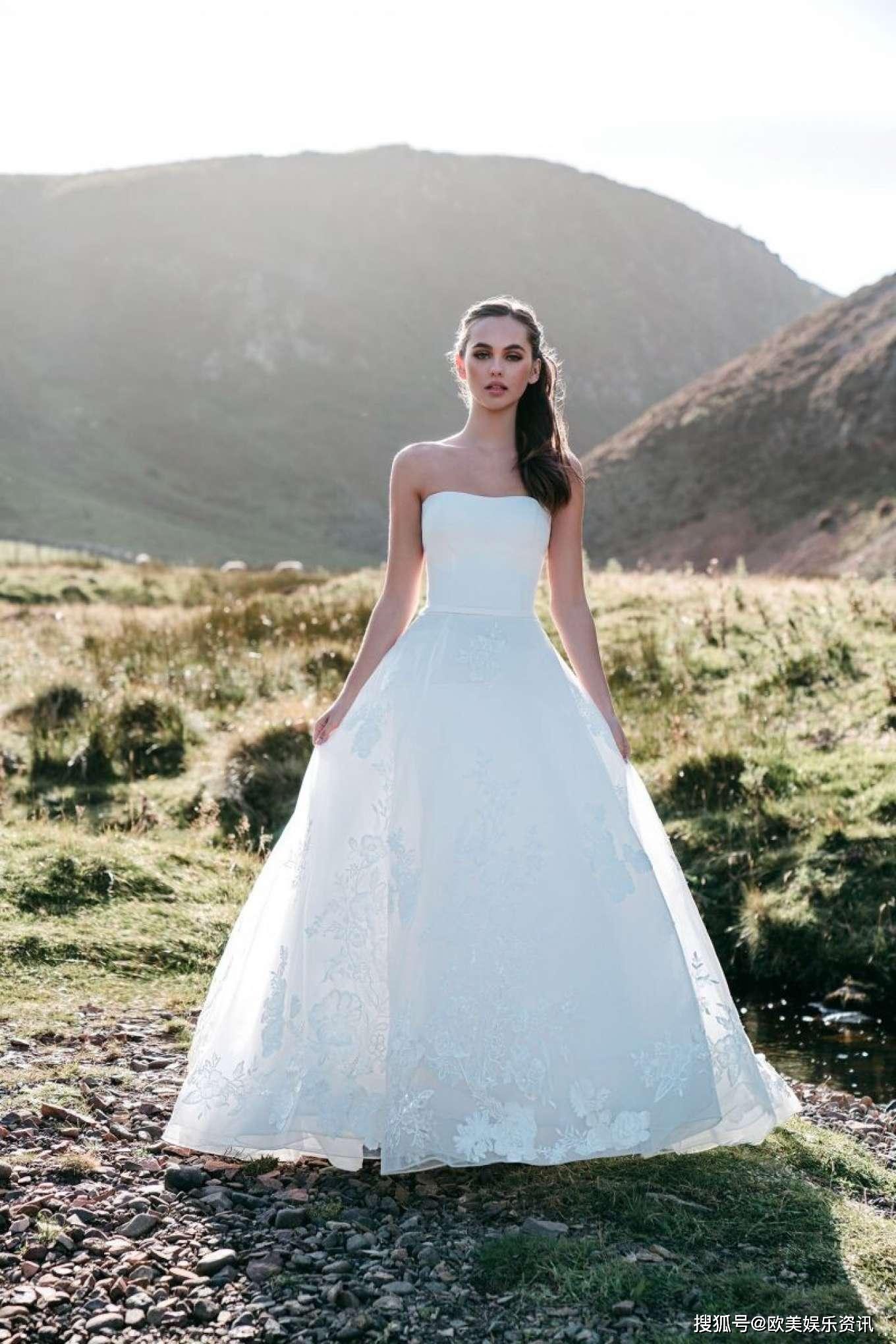 莉莉·伊斯顿(lily easton)展示allure bridals 2019系列婚纱