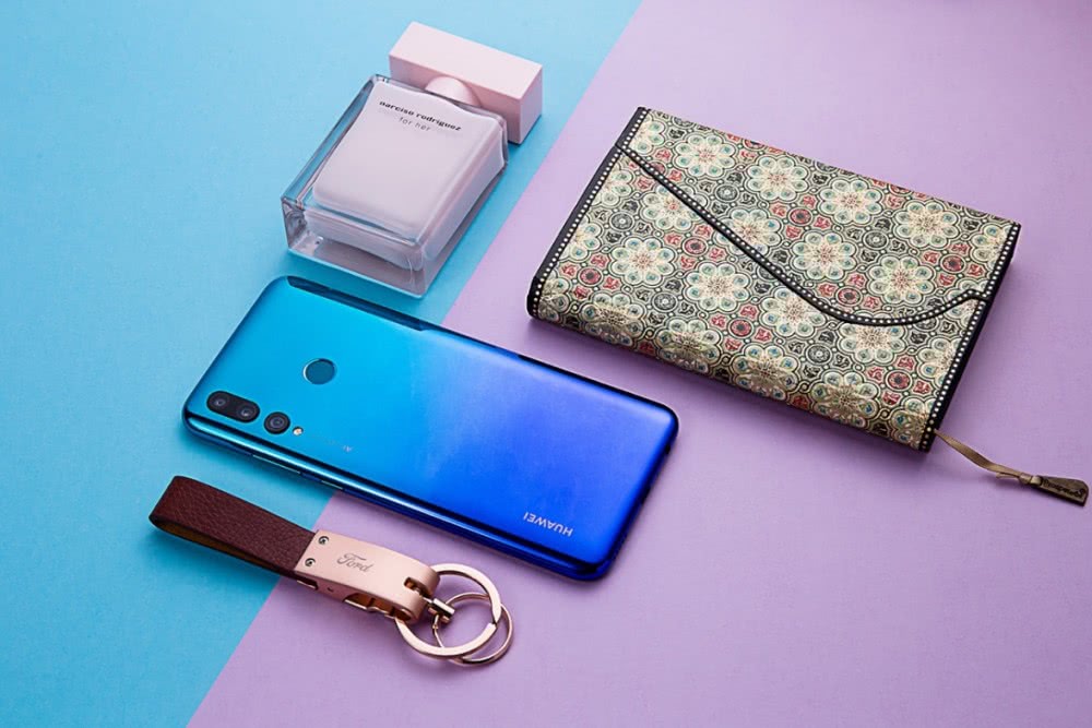 华为畅享9e预售开启999元起尽享千元最佳影音体验