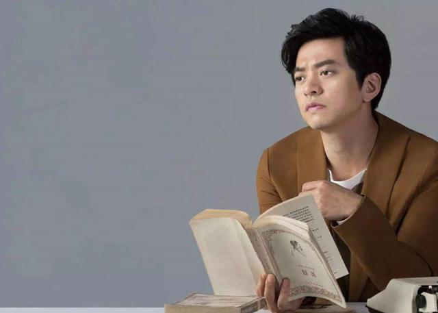 李健书中自有黄金屋书籍给我无限信心读书的人最有魅力