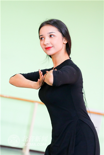 《舞蹈风暴》古丽迪娅尔的舞蹈课堂