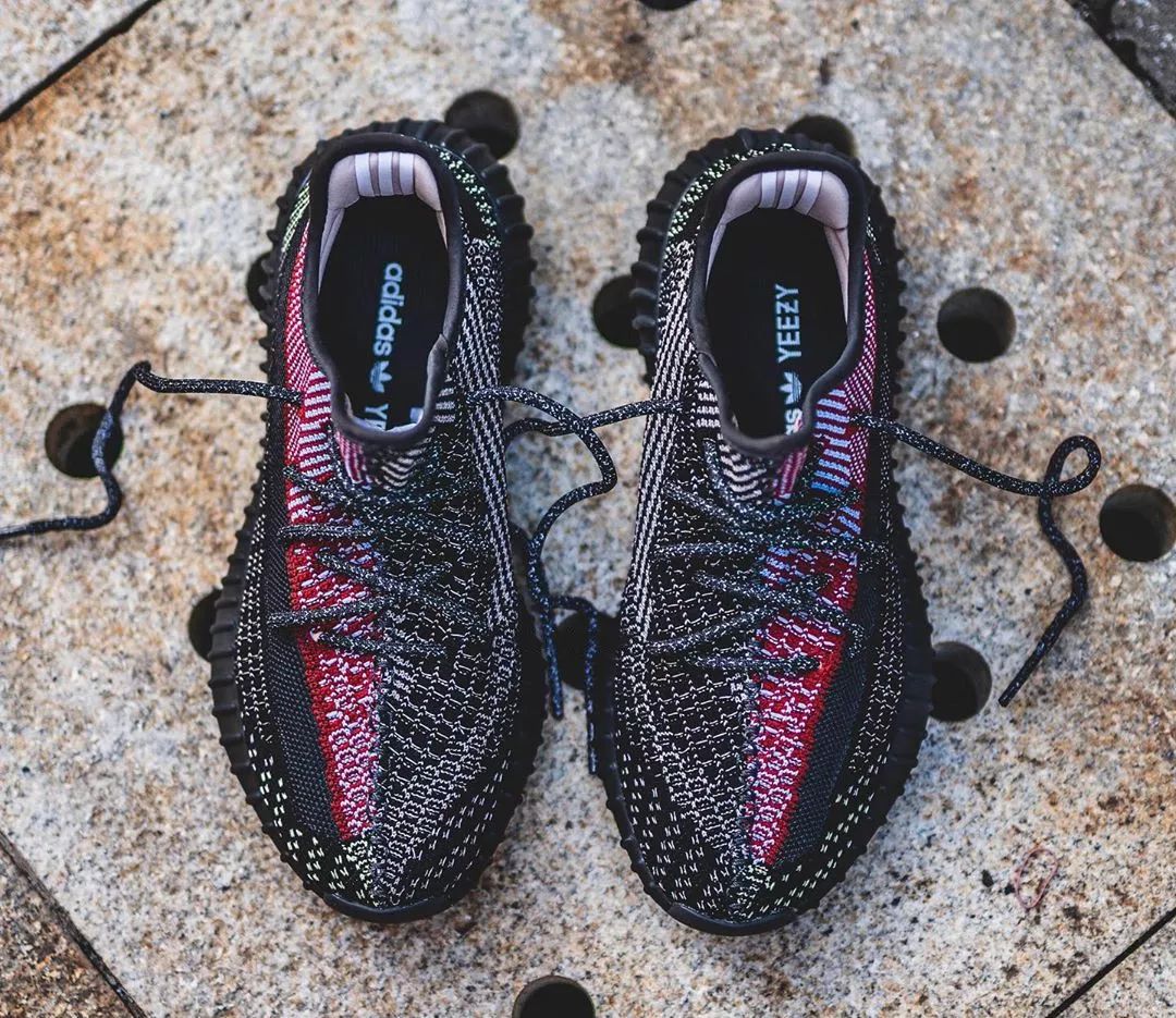 yeezy 350 v2 