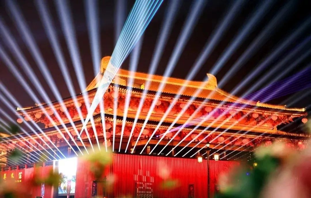 西安美术馆开馆正式开馆  这座刚刚诞生的美术馆  紧紧跟随中国当代