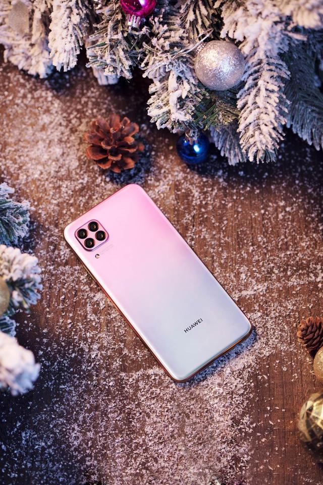 一眼怦然心动高颜值四摄新机华为nova6se今日开售