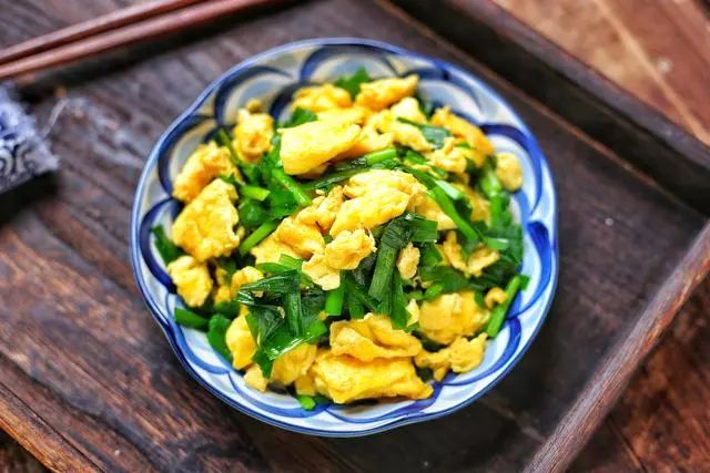 韭菜炒鸡蛋,用它来下饭太棒了!