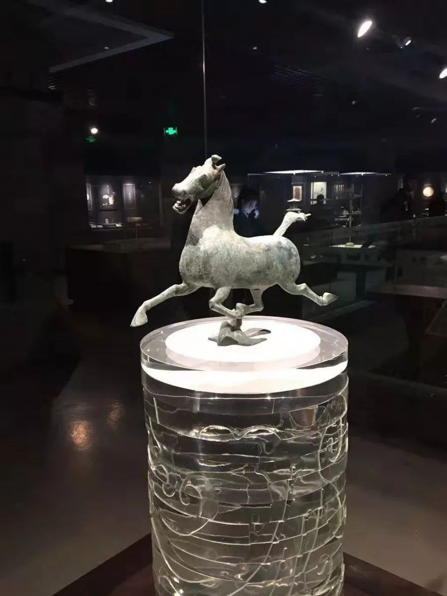 马踏飞燕既是国宝却又呆萌可爱
