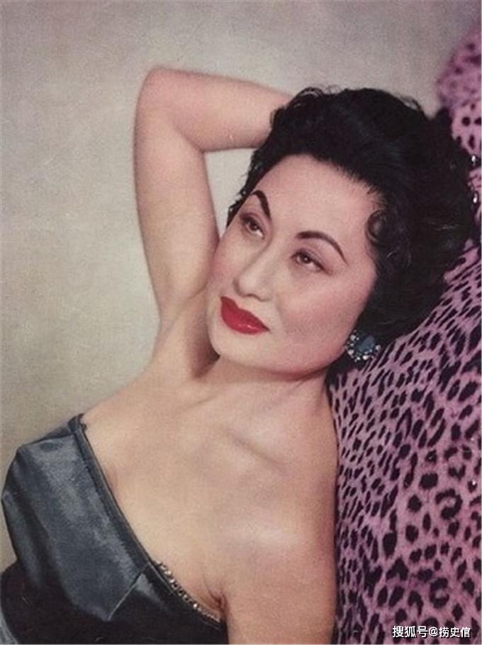 在中国第一代明星歌手中,白光(史永芬)进入艺坛较晚,影片不多,演唱