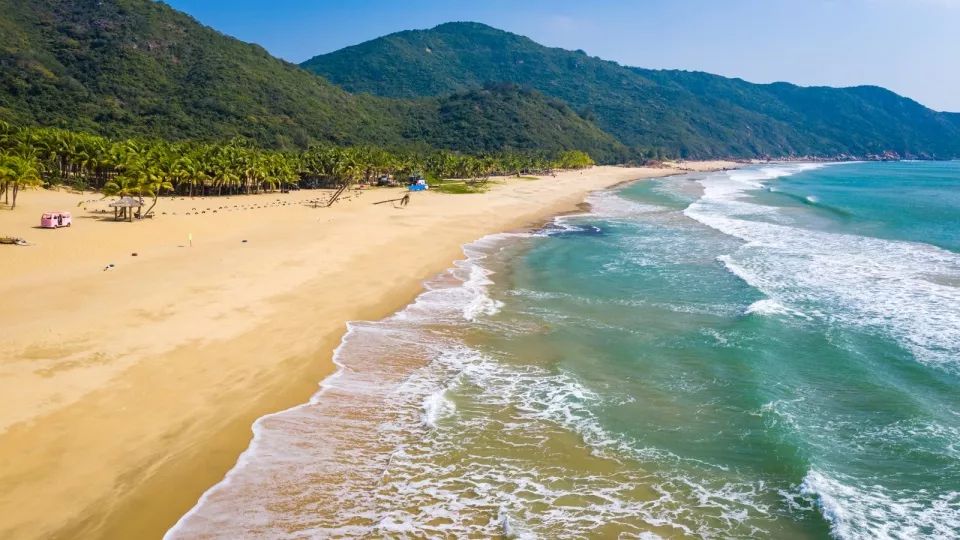 美景海南岛东海岸线最长的沙滩被誉为海南十大浪漫景区却鲜为人知