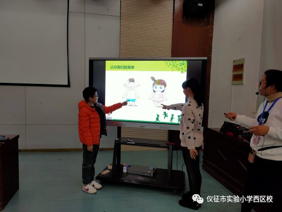 女童保护但是,"女童保护"不可能立竿见影,一蹴而就,这需要学校,家长和