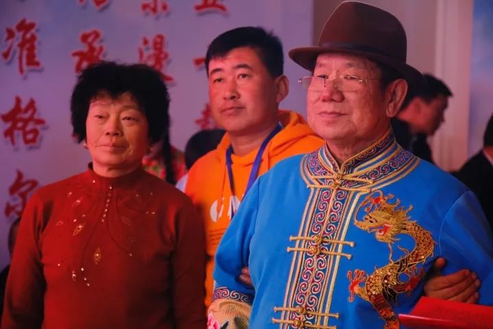 热搜这位老人年过六旬却是准格尔旗的骄傲