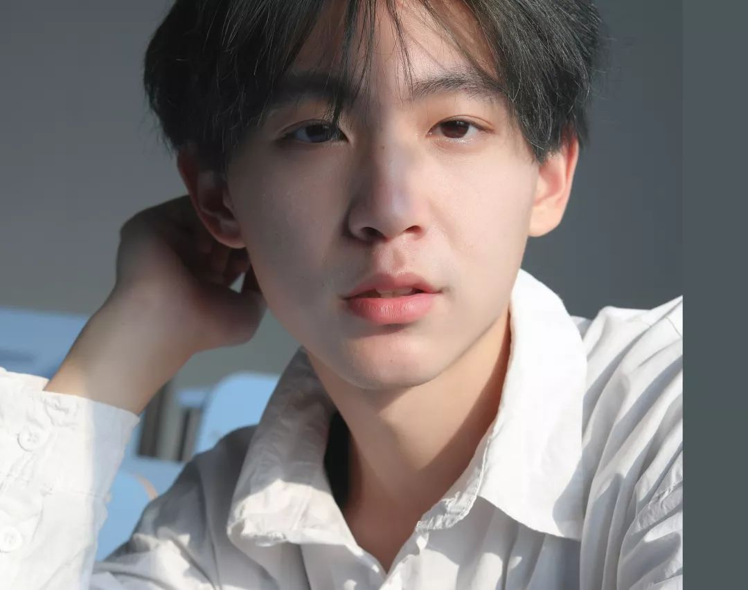 影子摄影馆还记得你最初单纯的模样你又会把当初的热情给谁