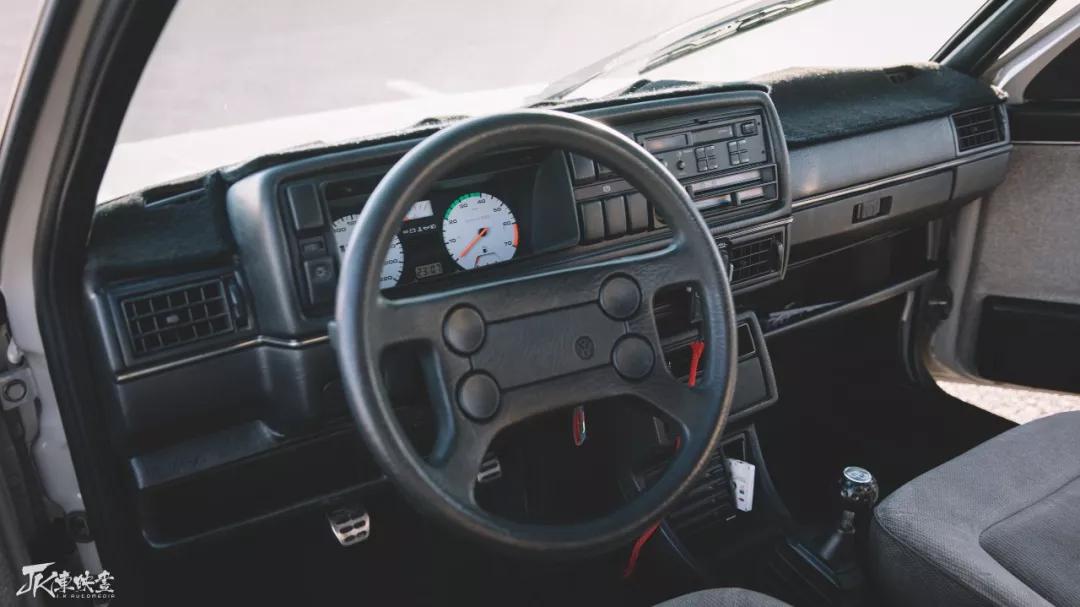 坐上这台时光机,听上一盘老磁带 — 捷达mk2丨型车实录