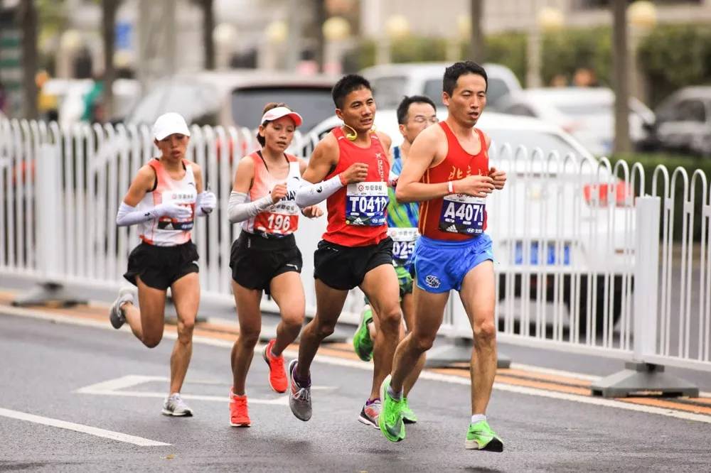 那些无伤跑速度快的跑者,只比你更会这2个动作