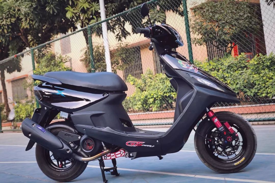 圣诞老人并没有被关起来在劲风礼物如期而至