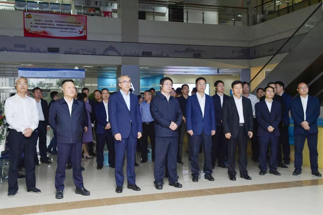 蔡康,柯善辉,蔡理明,王正雷,龚维灿,潘禹斌,严钢等区四套班子领导参加