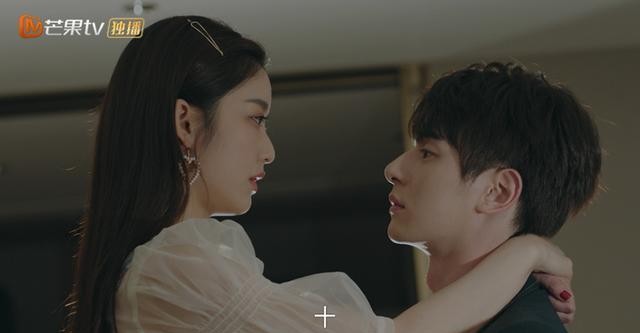 "多肉女孩"戚砚笛变身超模?_阮东升