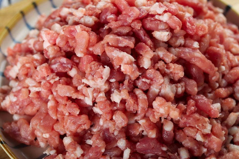 太黑心了!珠海有人贩卖死猪肉,被判刑了