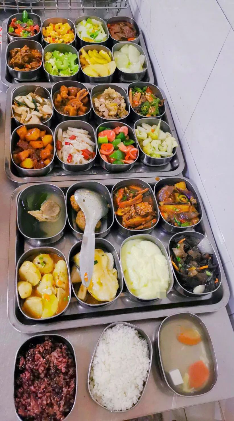 平常食堂吃的饭菜是怎么做出来的后厨体验日4来告诉你