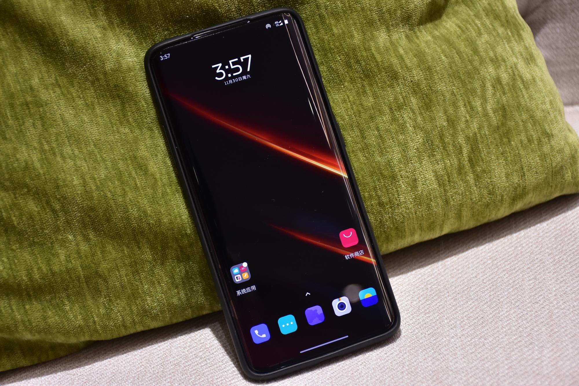 一加7tpro迈凯伦限定版体验这个跑车的周边有点酷