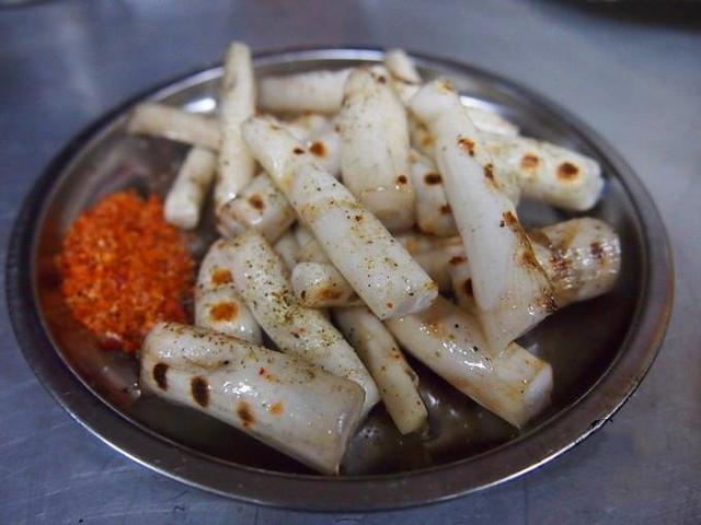 在云南,没有什么是一顿烧烤不能解决的,如果有那就两顿