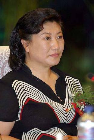 春晚"钉子户",与已婚男同居14年去世,女儿继承遗产葬礼不流泪_高秀敏