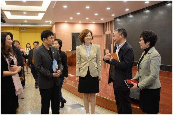 区委常委李黎同志到广州市西关外国语学校讲授思政课_荔湾区