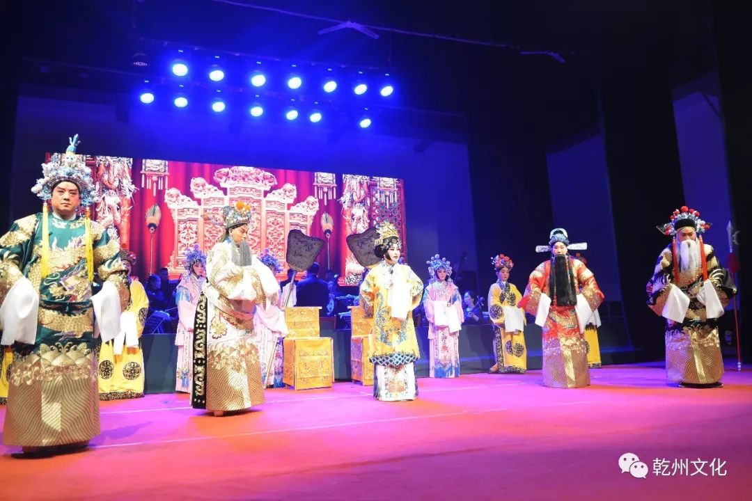 大型弦板腔音乐历史情景剧武则天在乾县剧院上演