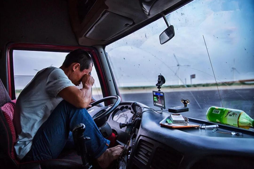 3000万卡车司机,中国运输路上最后的江湖客