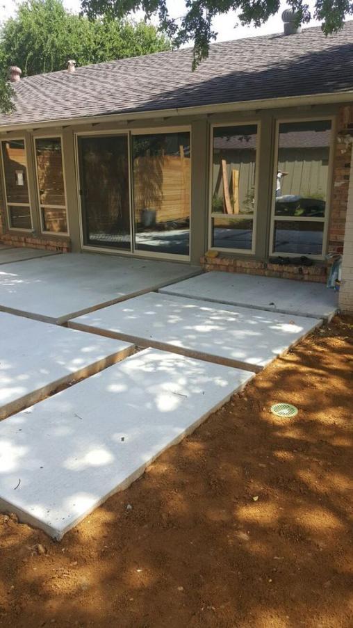 打碎的碗碟旧瓷砖,拿到院子现浇成块铺地面,一袋水泥钱用几十年