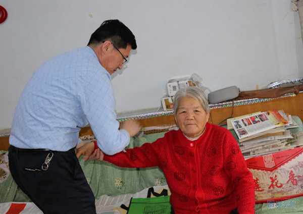 道德模范风采徐玉堂用行动书写孝老篇章