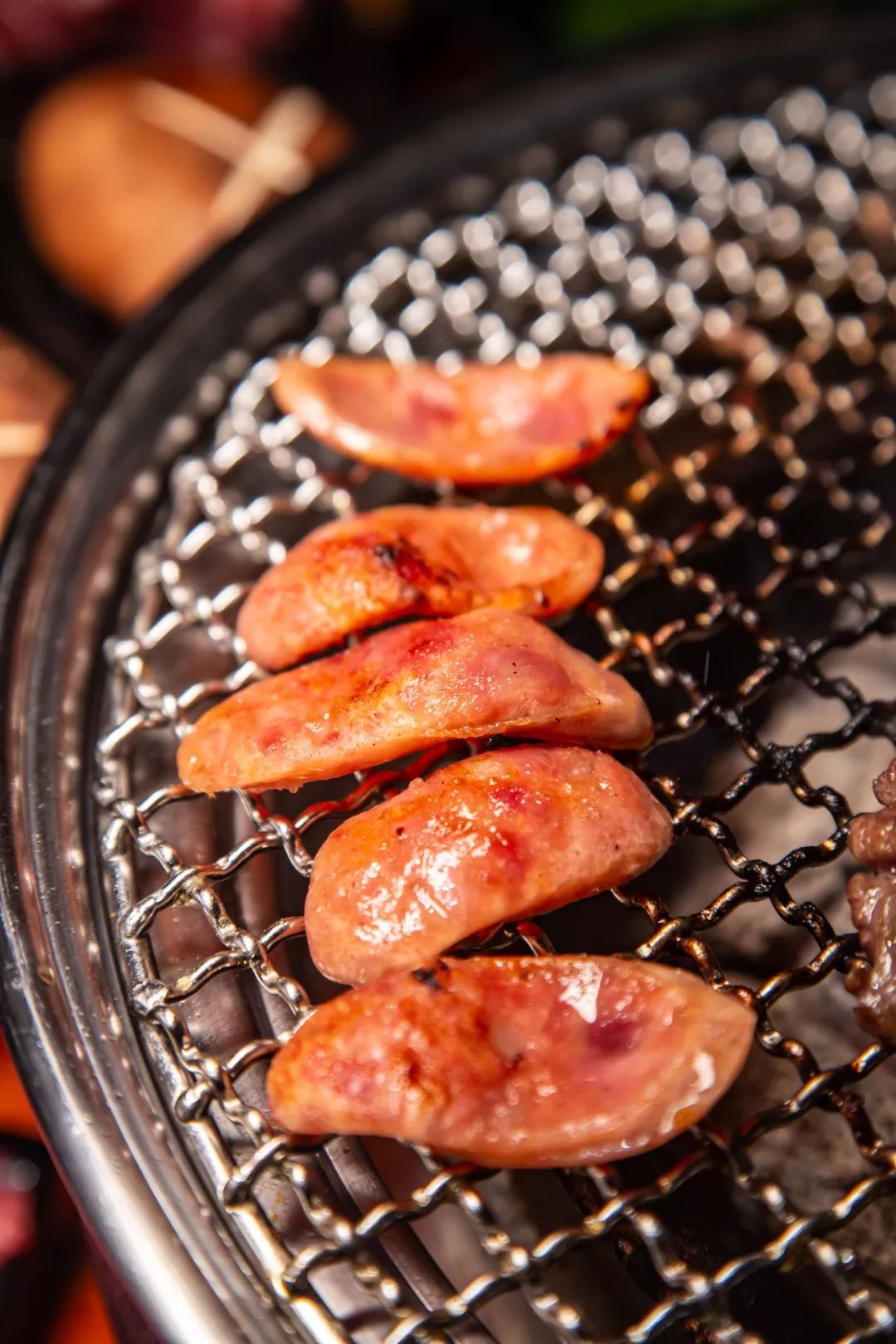 专烤"小鲜肉",只有晚上才能来的「烧肉酒场」.