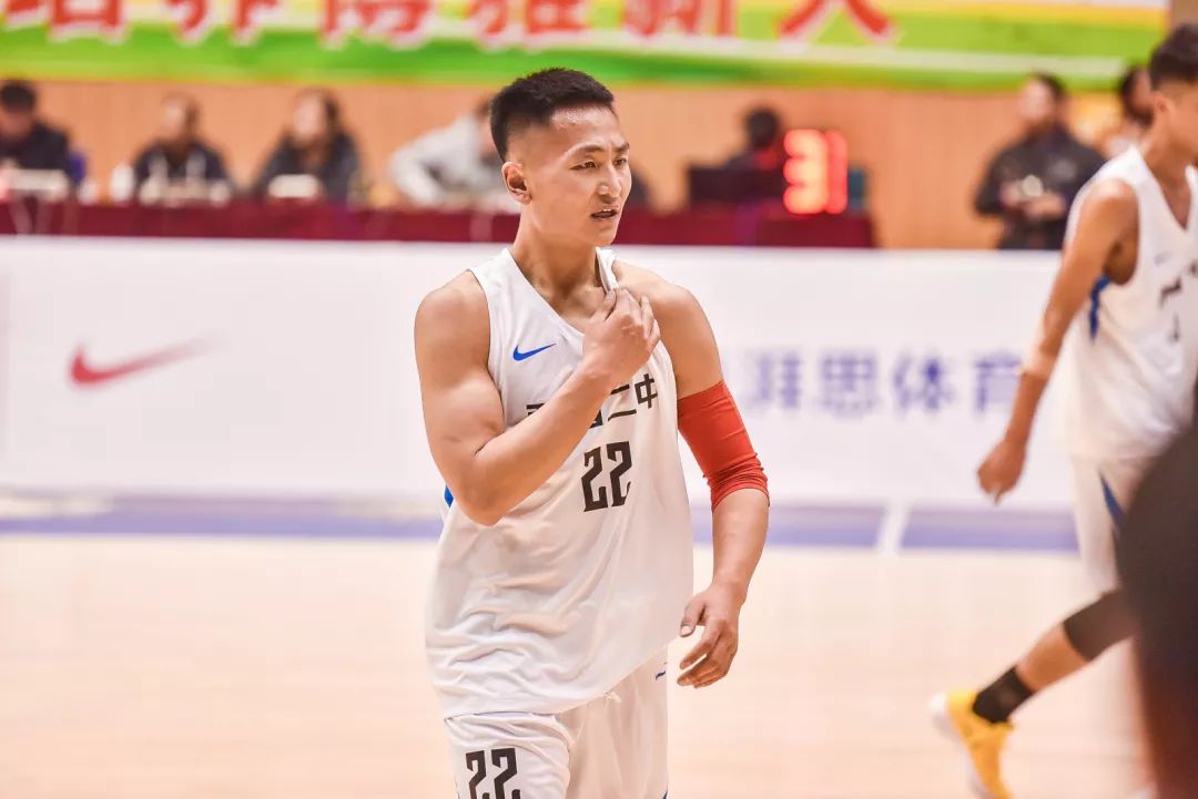 吕克古的人生必修课面对三名大汉围堵怎么破