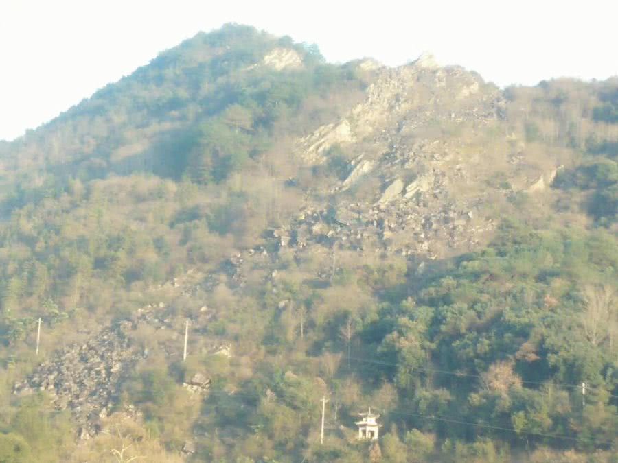 齐天大圣故里的破裂山仙迹景观