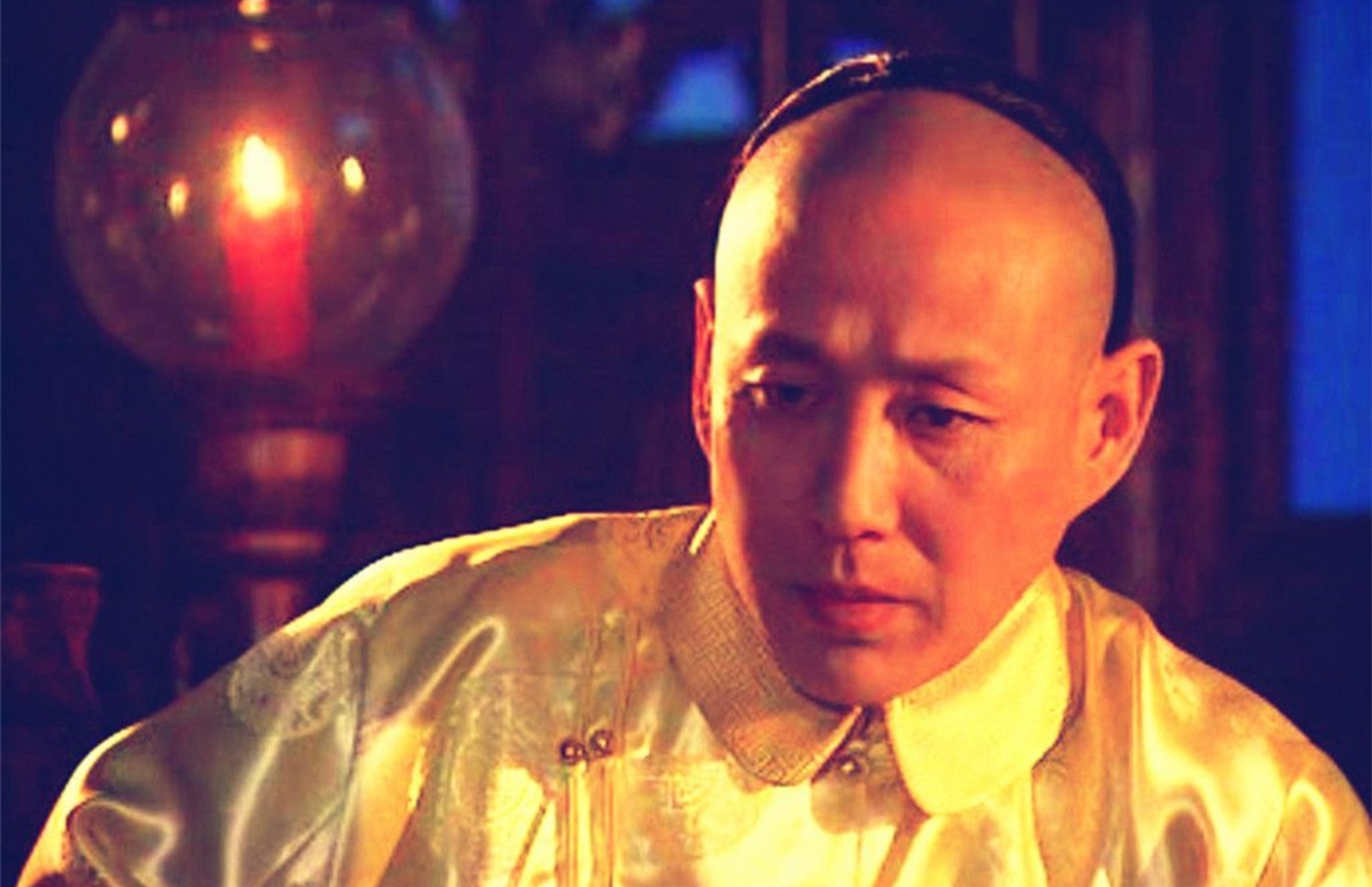 首先就是康熙帝,在一些电视剧中,康熙帝的形象可谓是非常雄伟的,可