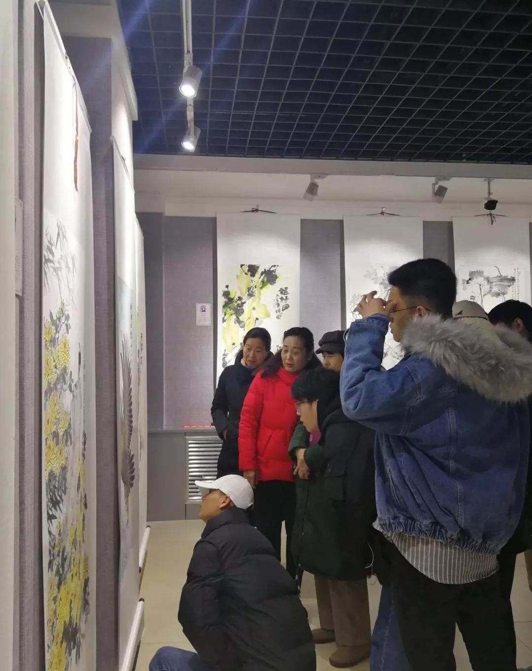 副院长蒲维辉,邢健朱宏杰,刘龙,华凯以及本次画展特邀参展画家五十二