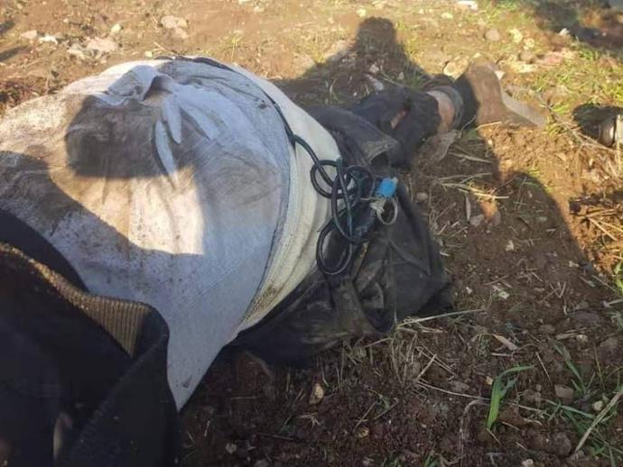 巴格达迪卫队司令身绑炸弹,带4名保镖逃亡:遇袭被大卸八块