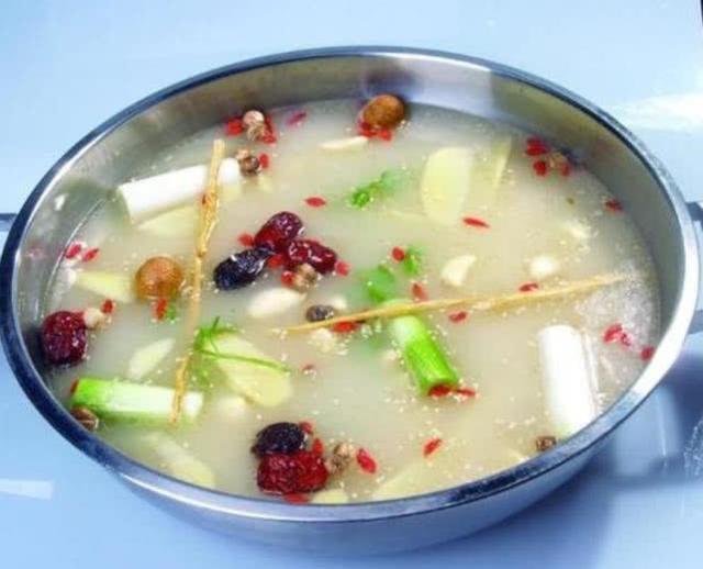 吃火锅时,最好不要点"清汤锅"